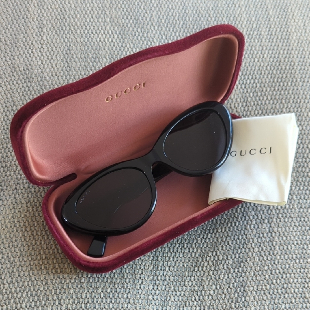 Gucci Cat Eye 😺 Black Sunglasses